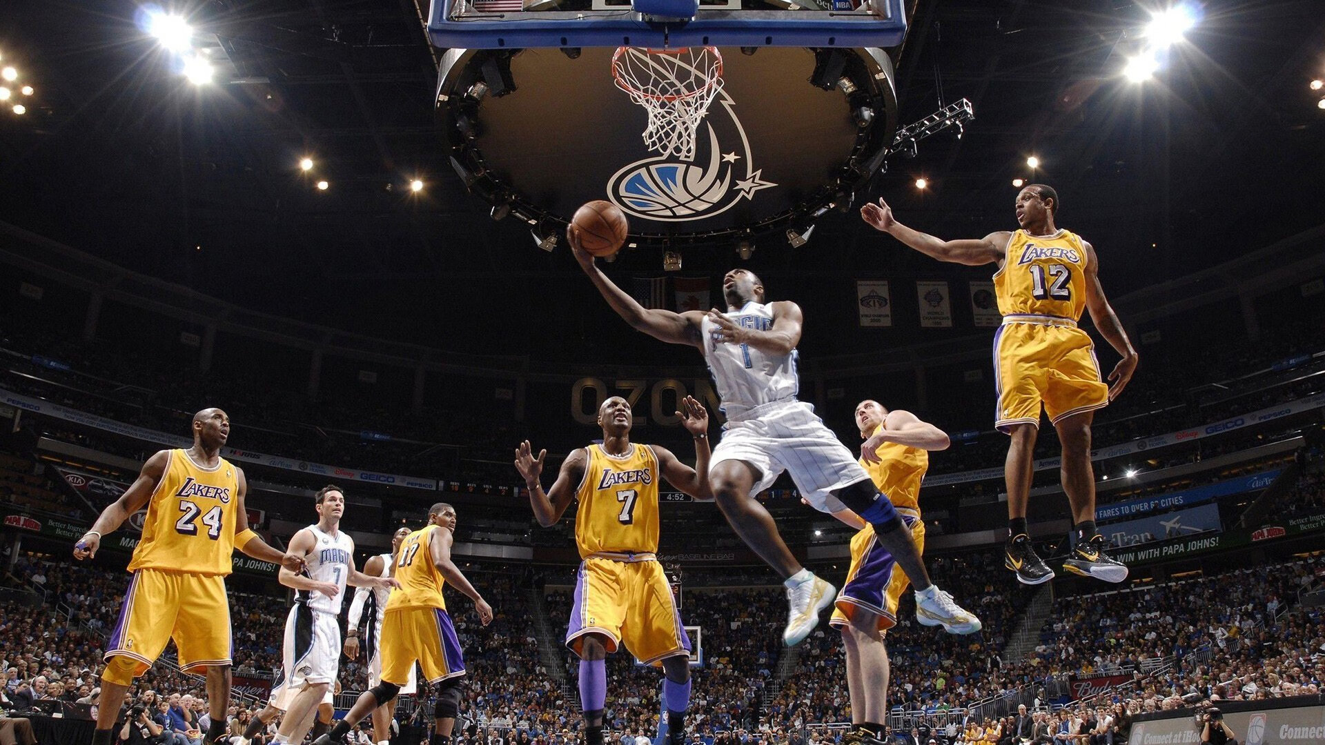 降维打击！东契奇花式摧毁深圳防线，CBA顶级防守在他面前形同虚设